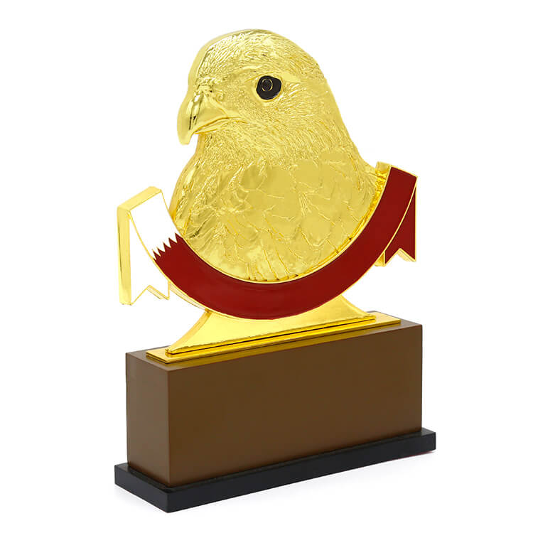 3D Eagle Logos Gold Plating Metal Trophy with Wooden Base 
