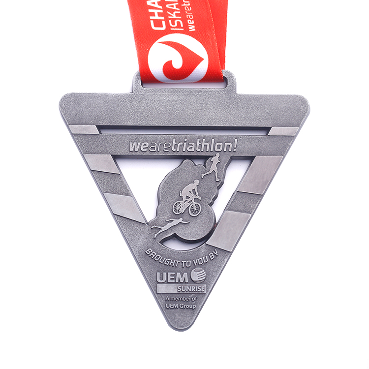 Custom Triathlon High Quality Zinc Alloy Hole Medals for Cycling